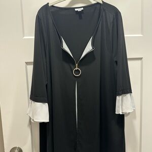 Avenue Black and White Women's shirt